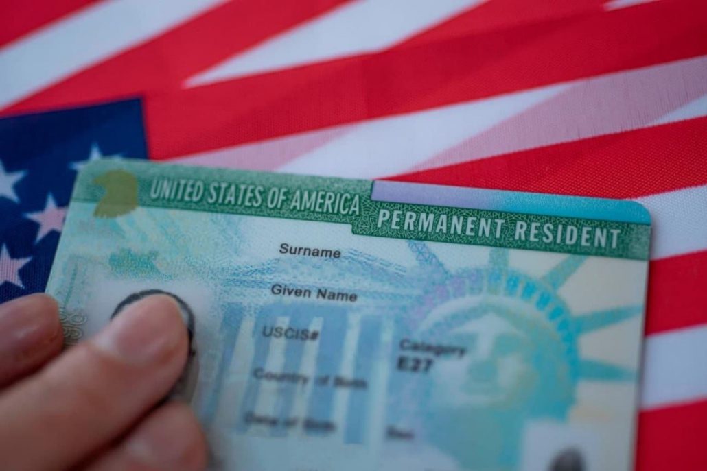 uscis travel with expired green card